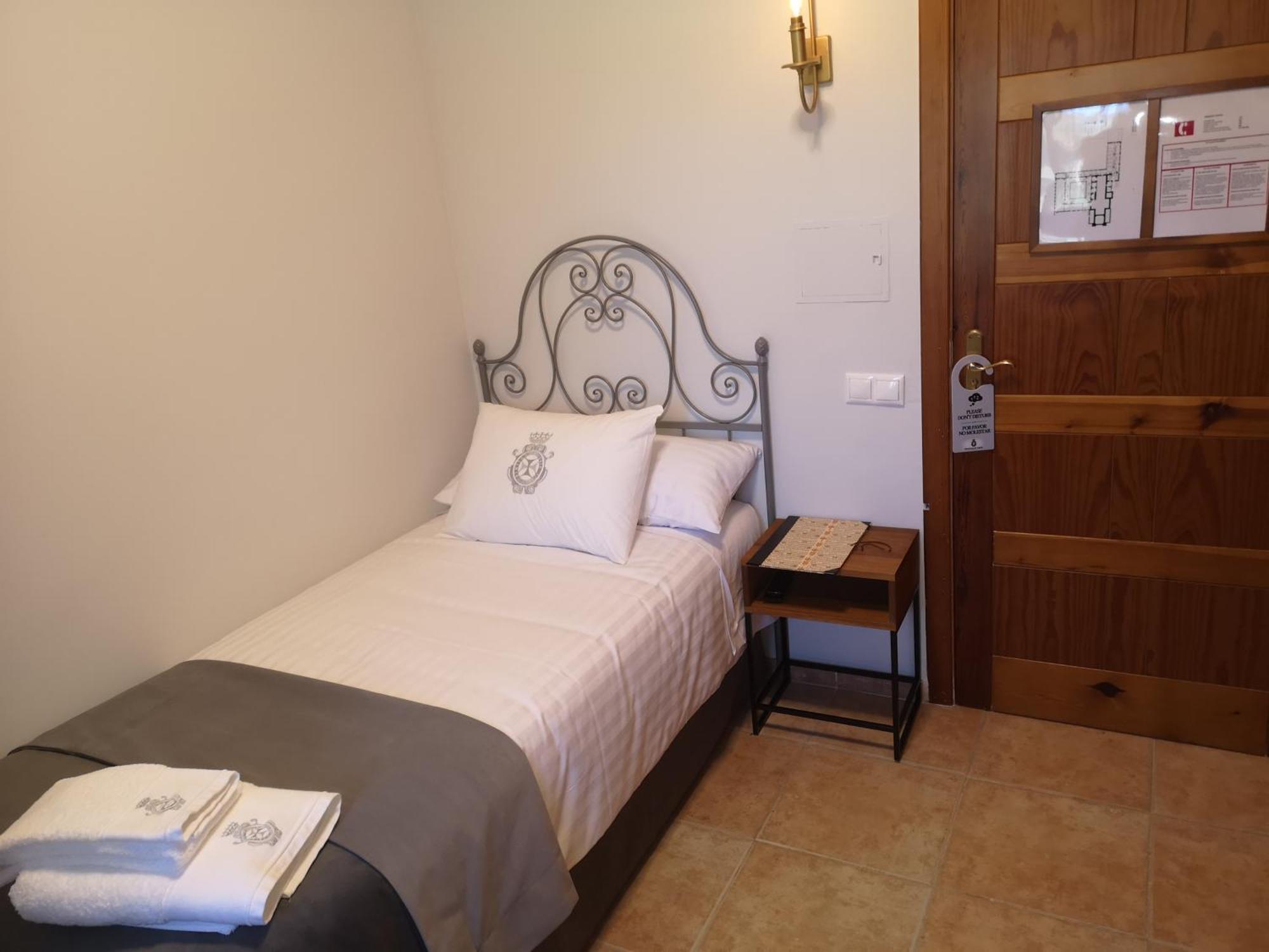 Hotel Monasterio De Tejeda Garaballa Extérieur photo